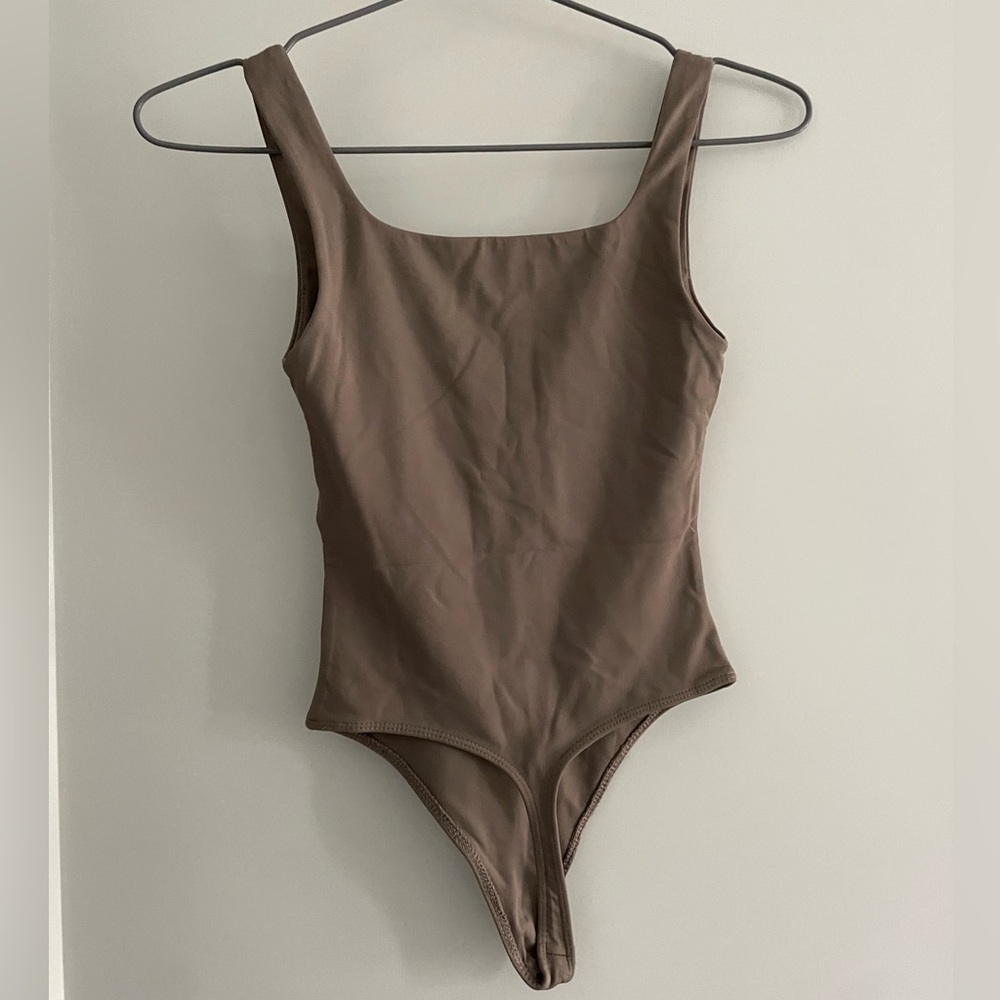 Aritzia Babaton Contour Bodysuit - Picture 4 of 4